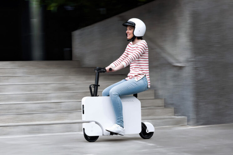 The new Honda Motocompacto electric scooter