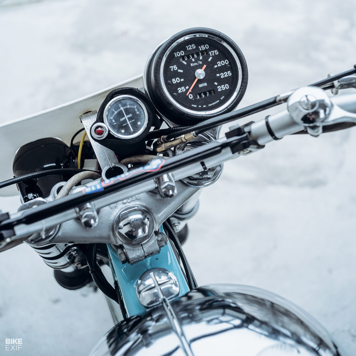 BSA Thunderbolt restomod by Soiatti Moto Classiche