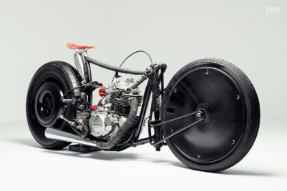 Custom sprint motorcycle concept by Valen Zhou