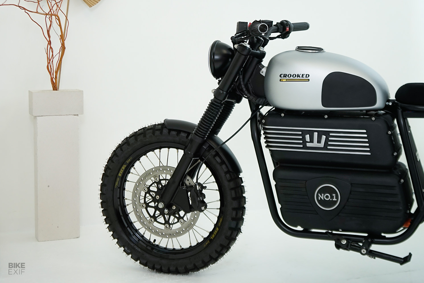 Custom electric scrambler by Crooked Motorcycles