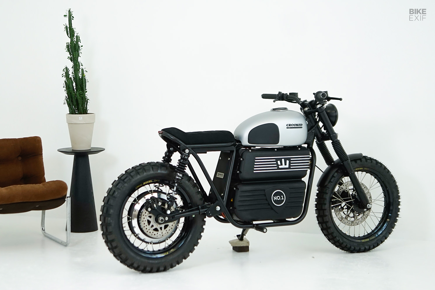 Custom electric scrambler by Crooked Motorcycles