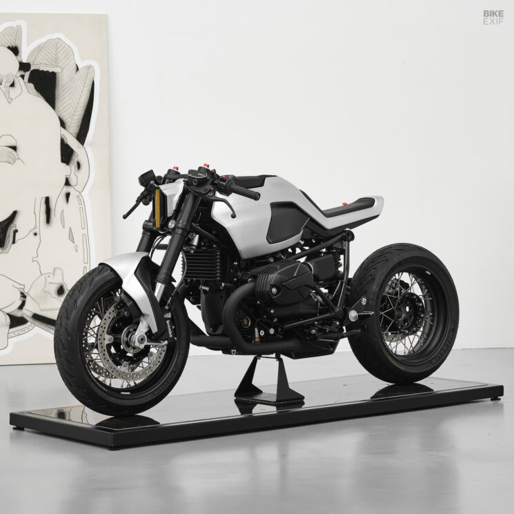 Futuristic BMW R nineT by Vagabund Moto