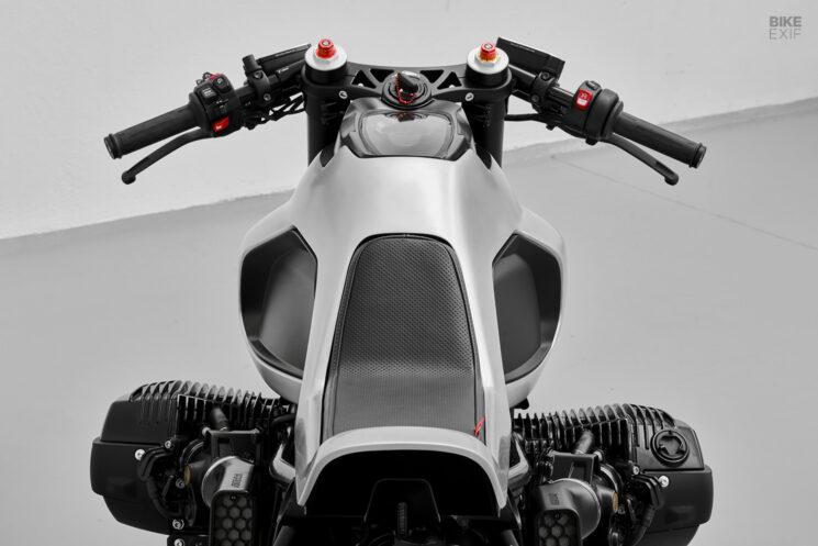 Futuristic BMW R nineT by Vagabund Moto