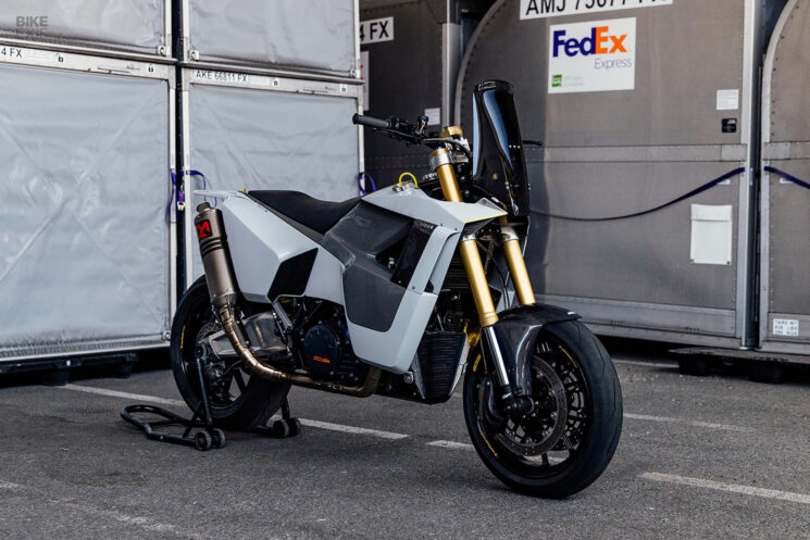 KTM 1190 Adventure R supermoto by Max Hazan