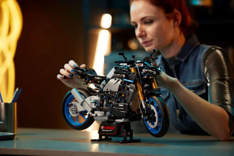 Lego Yamaha MT-10 SP