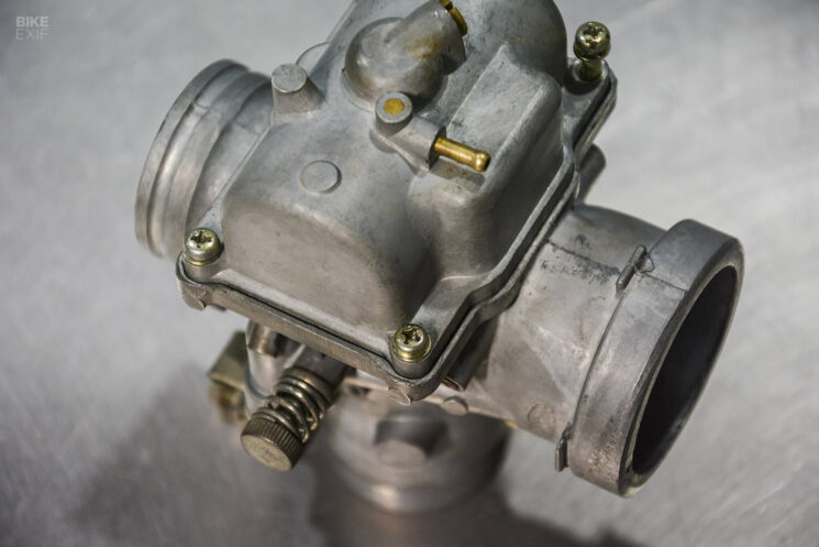 Rebuilding a Mikuni round slide carburetor