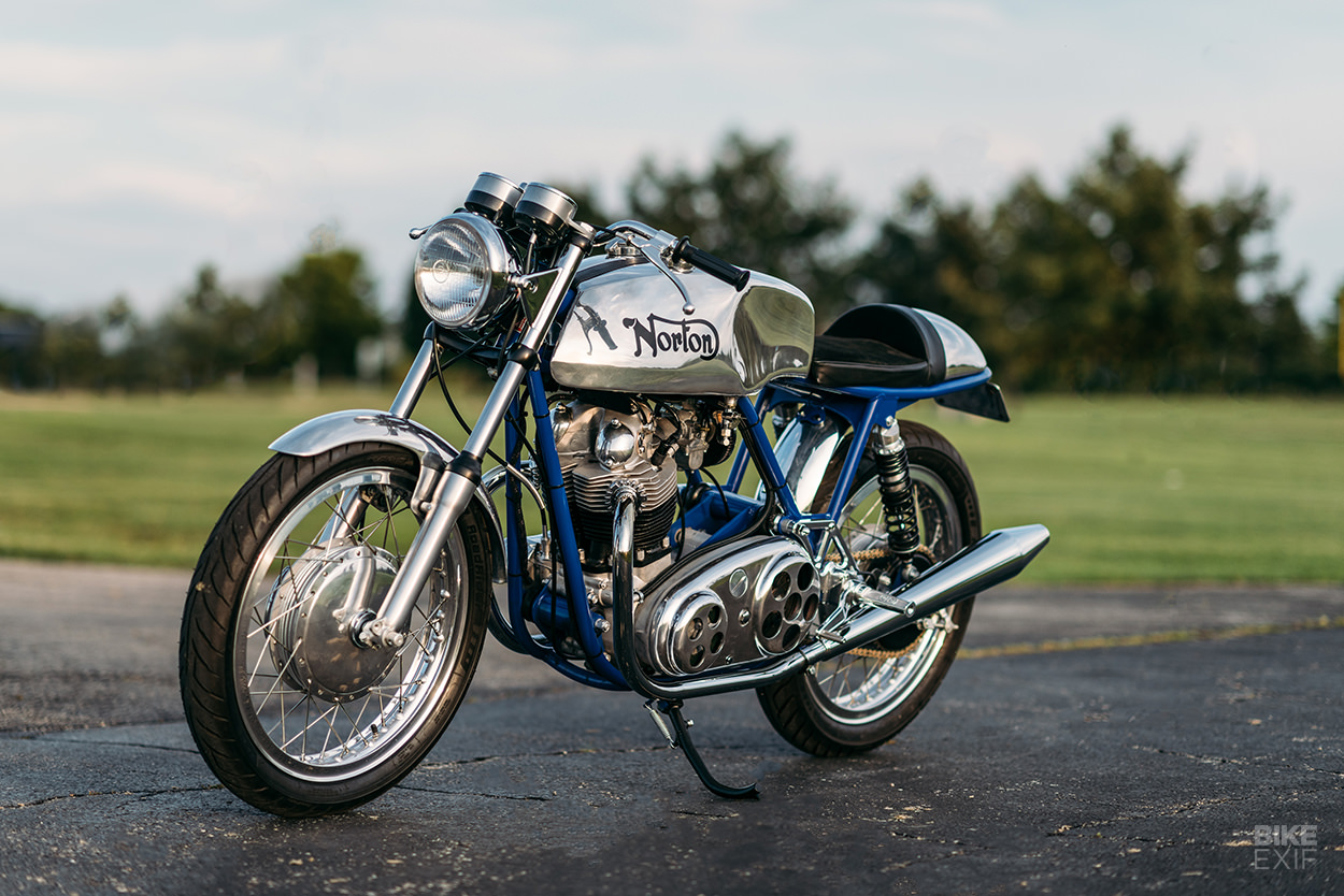 1971 Norton Commando 750 classic motorcycle restored by Retrospeed