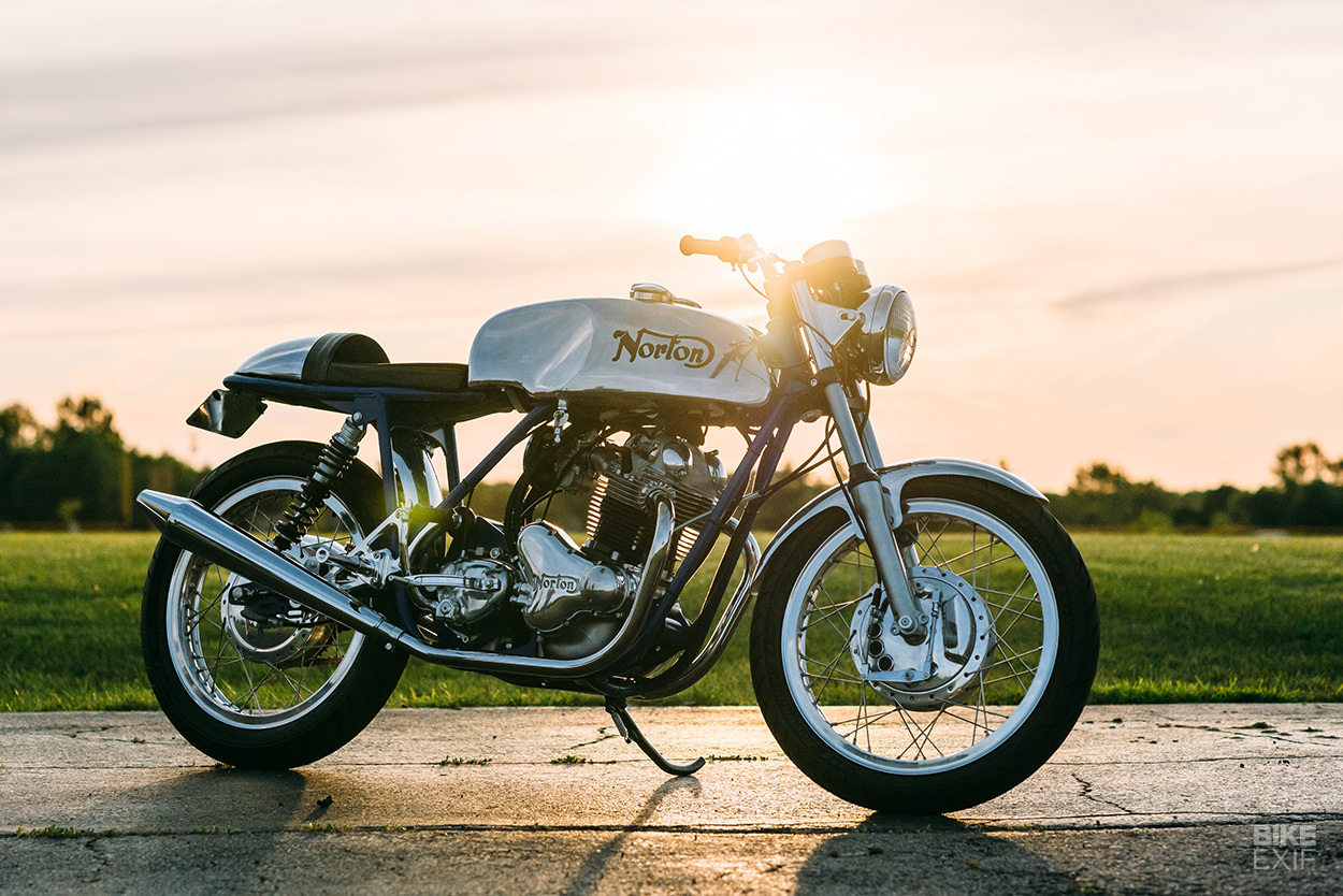 1971 Norton Commando 750 classic motorcycle restored by Retrospeed