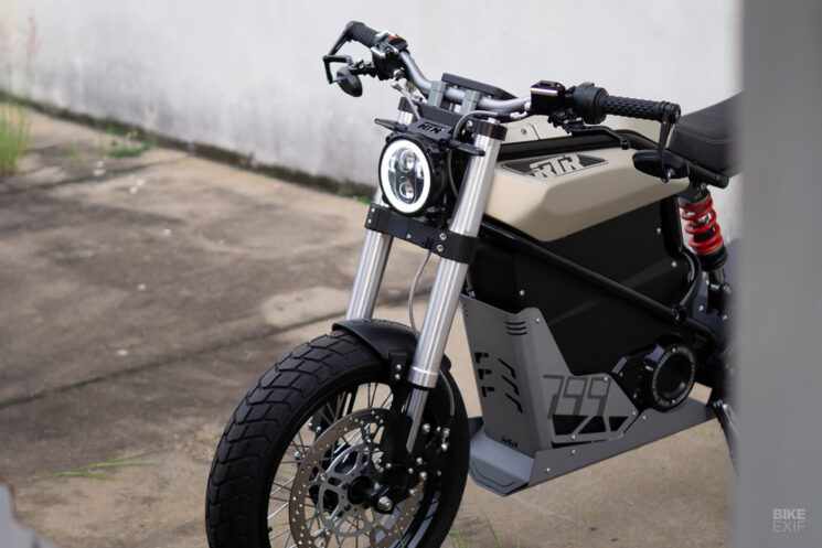 RTR 799e electric motorcycle by Retrorides