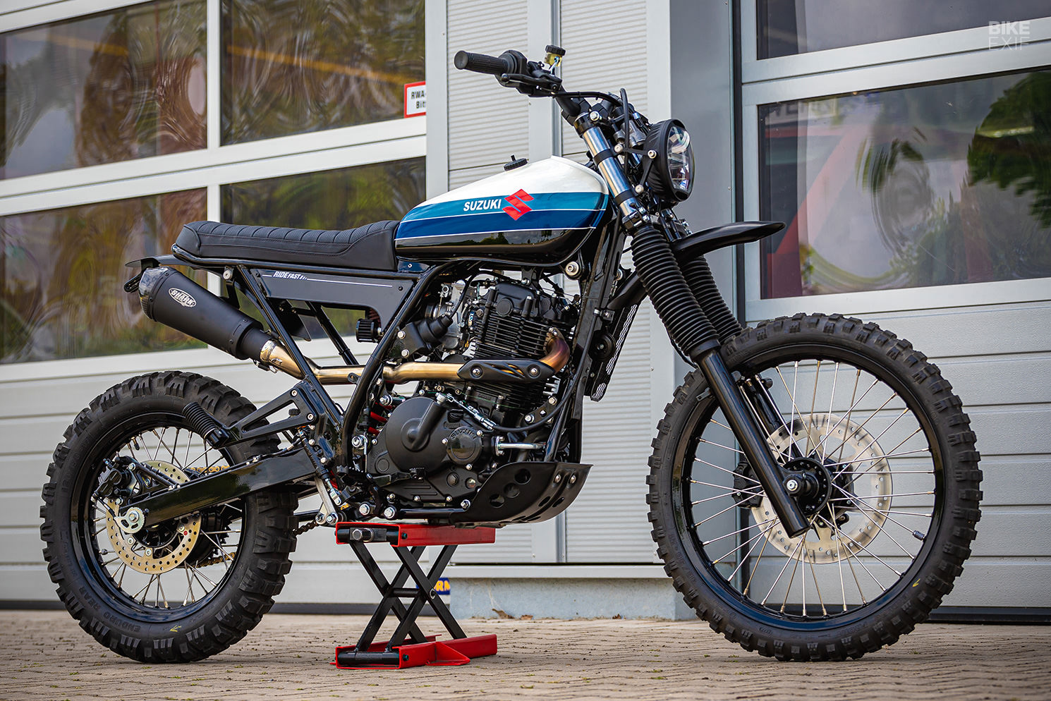 Suzuki DR650 scrambler by HB-Custom