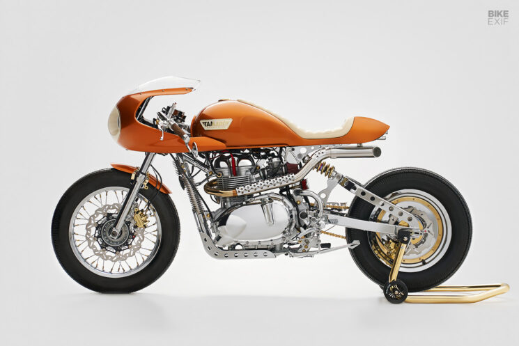 Triumph Thruxton café racer by Tamarit