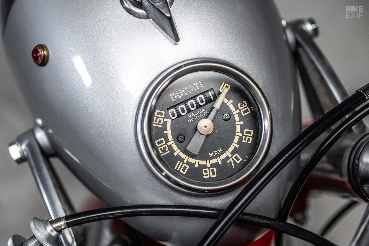 Vintage Ducati 250: A Mach 1 restored by Back To Classics