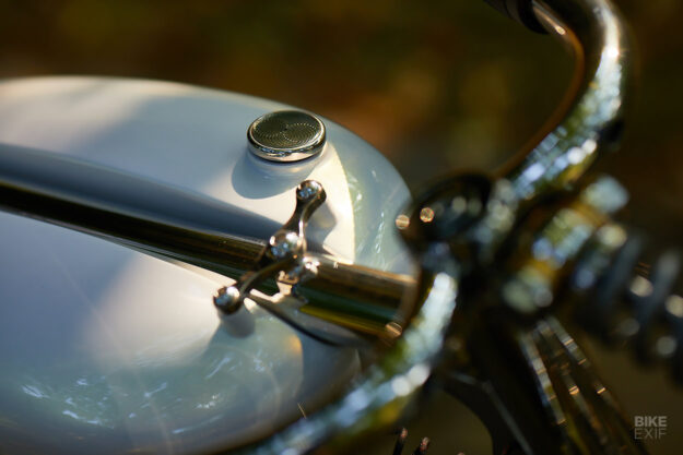 Custom Yamaha SR400 bobber